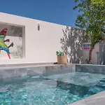 Paradissia Luxe With Private Swimming Pool