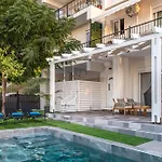 別荘 Paradissia Luxe With Private Swimming Pool Paradeísion