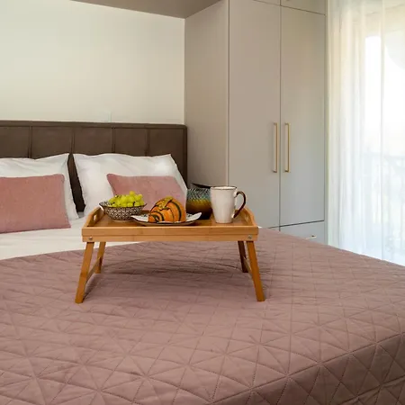 Paradissia Luxe With Private Swimming Pool Paradeísion