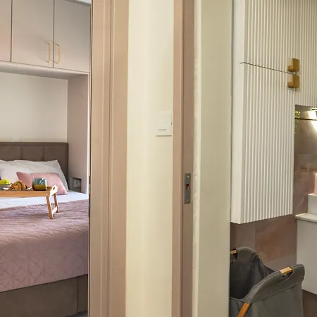 Paradissia Luxe With Private Swimming Pool בית נופש