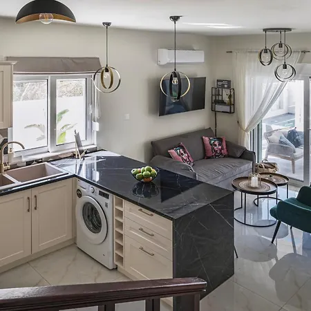 Paradissia Luxe With Private Swimming Pool * Paradeísion