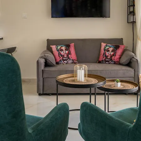 בית נופש Paradissia Luxe With Private Swimming Pool Paradeísion