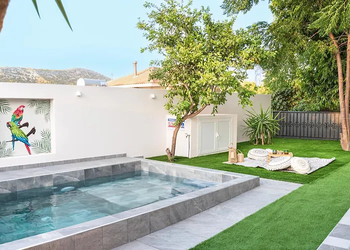 Paradissia Luxe With Private Swimming Pool