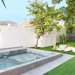 Paradissia Luxe With Private Swimming Pool