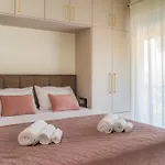 度假居 Paradissia Luxe With Private Swimming Pool 帕拉代西翁